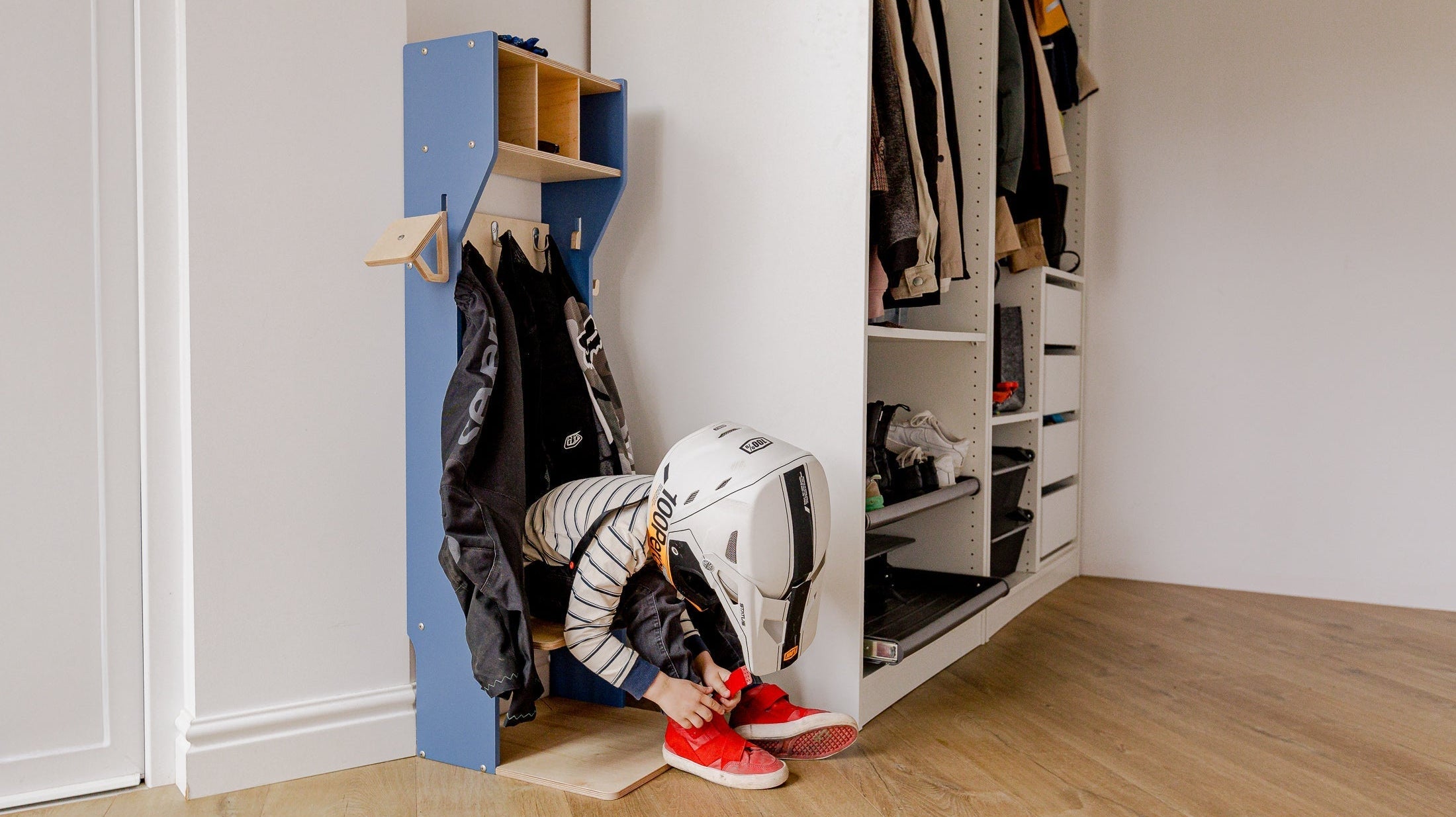 Getting Ready for Autumn: Why Your Child Needs a Sturdy Outwear Organizer - Duck Woodworks